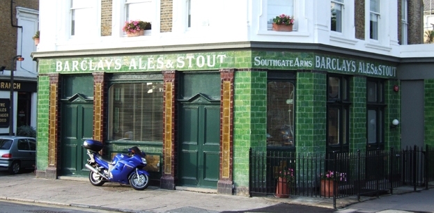 A Barclays Public House in Southgate, London N1. Picture from The Brewery History Society.